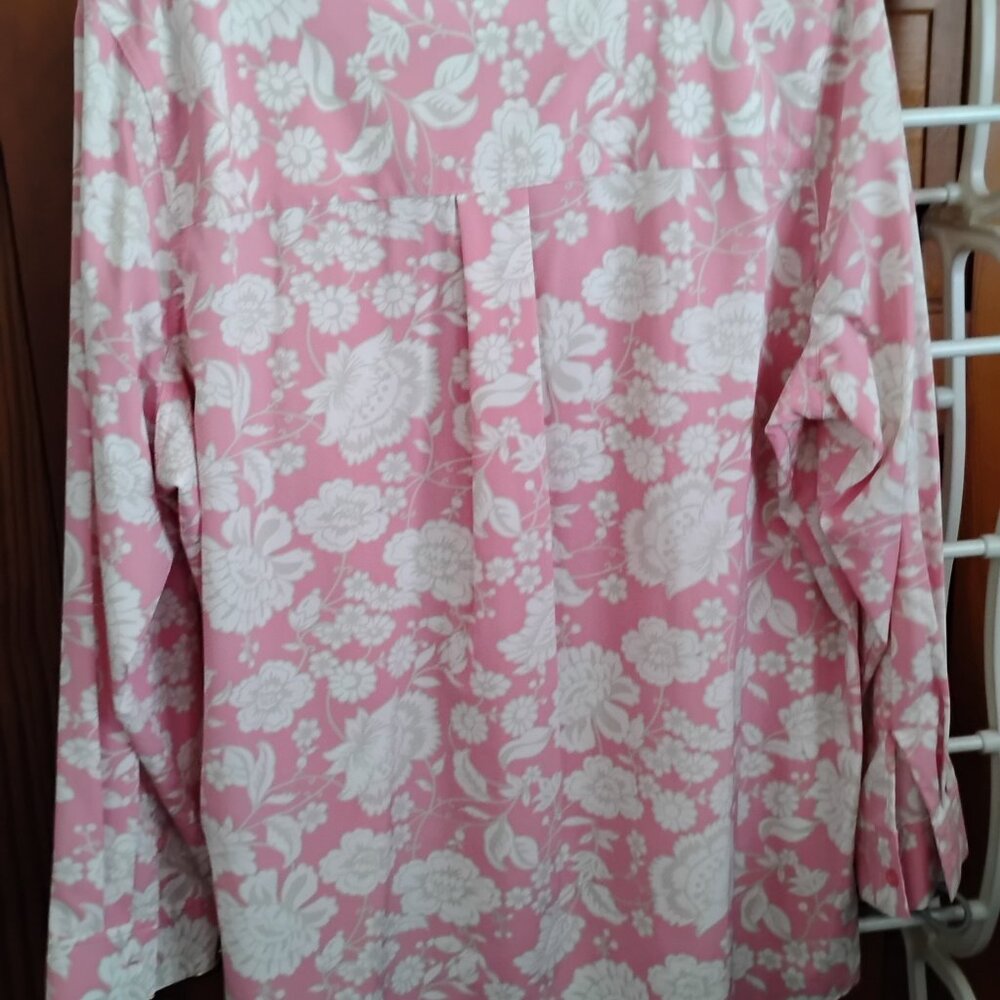 Denim & Co. 1x pink floral button front tunic blouse. - Picture 2 of 3